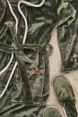 Logotrade ziemassvētku dāvanas foto: VINGA Louis luksusa plīša GRS RPET halāts S-M izmērs